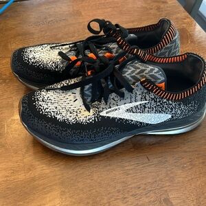 Brooks Bedlam used size 9 men’s